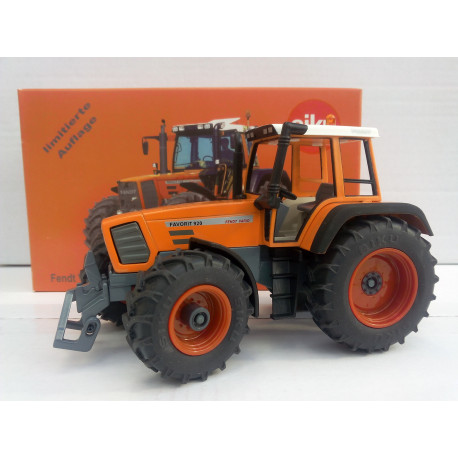 TRACTEUR FENDT FAVORIT 920 KOMMUNAL 2961 SIKU 1/32