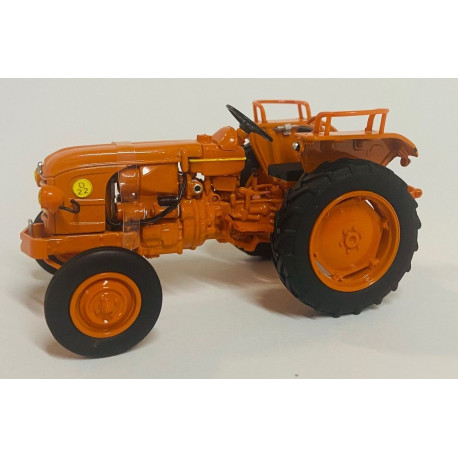 TRACTEUR RENAULT D22  H2676 UNIVERSAL HOBBIES 1/32